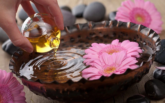 معرفی بهترین روغن ها برای آروماتراپی